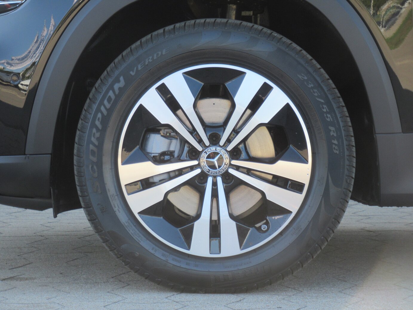 Mercedes-Benz GLB 200