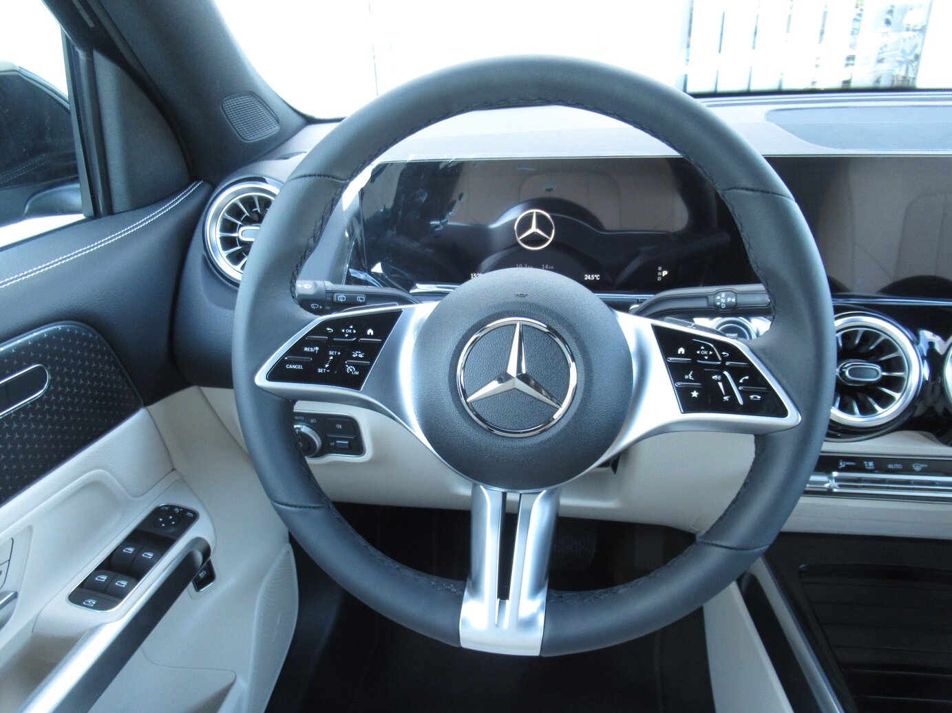 Mercedes-Benz GLB 200