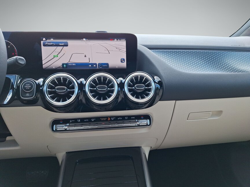 Mercedes-Benz GLA 200 d