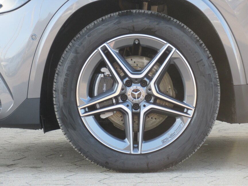 Mercedes-Benz GLA 200 d