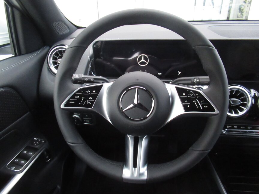 Mercedes-Benz EQB 250+