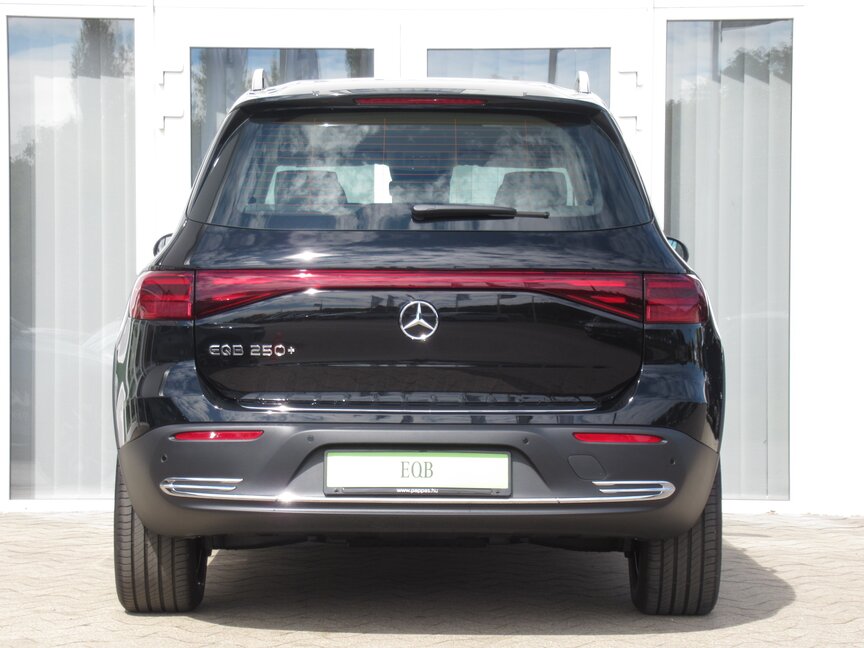 Mercedes-Benz EQB 250+
