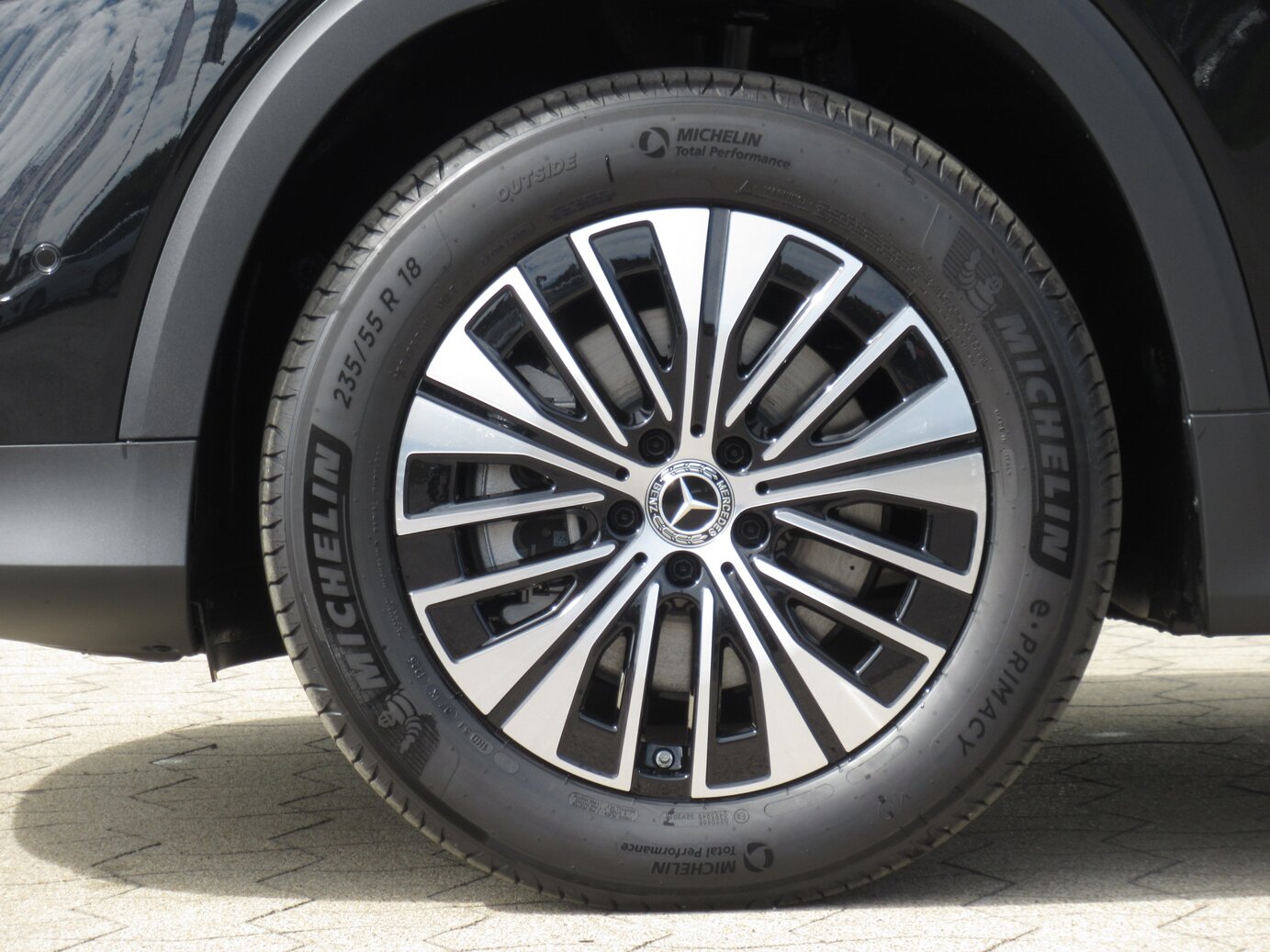 Mercedes-Benz EQB 250+