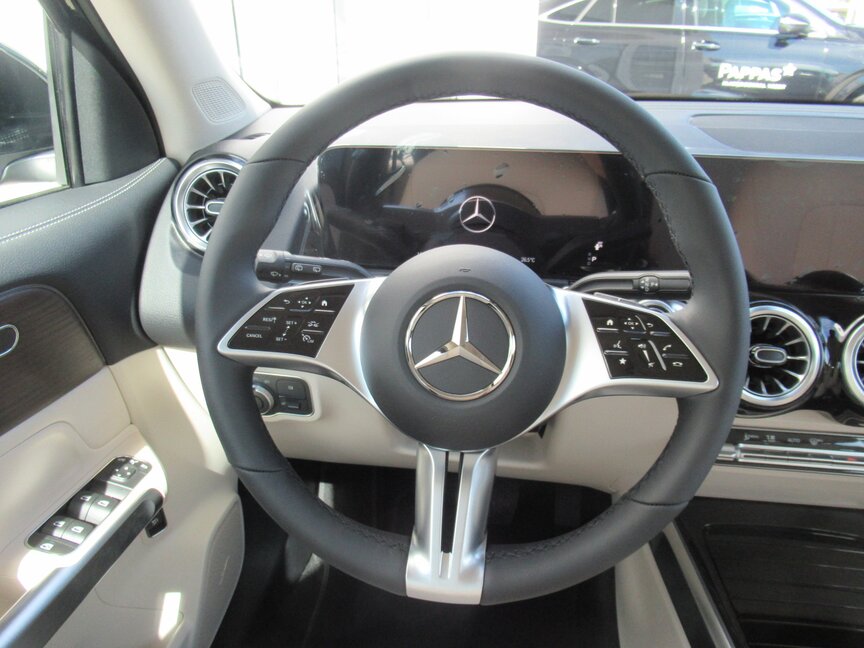 Mercedes-Benz EQB 250+