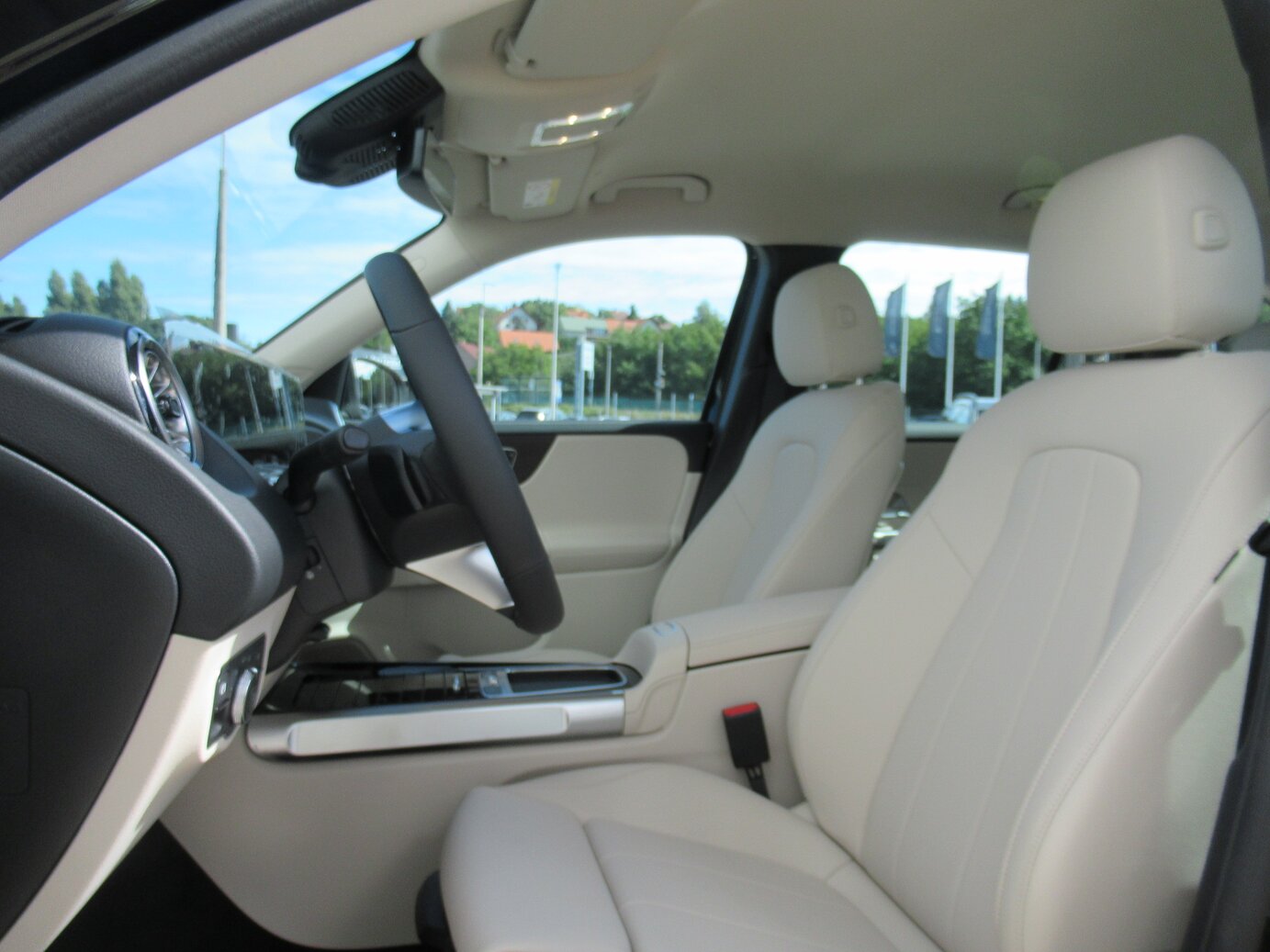 Mercedes-Benz EQB 250+