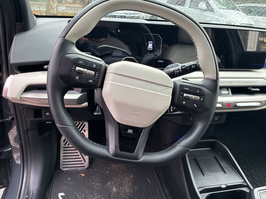 Kia EV4 HATCHBACK LR