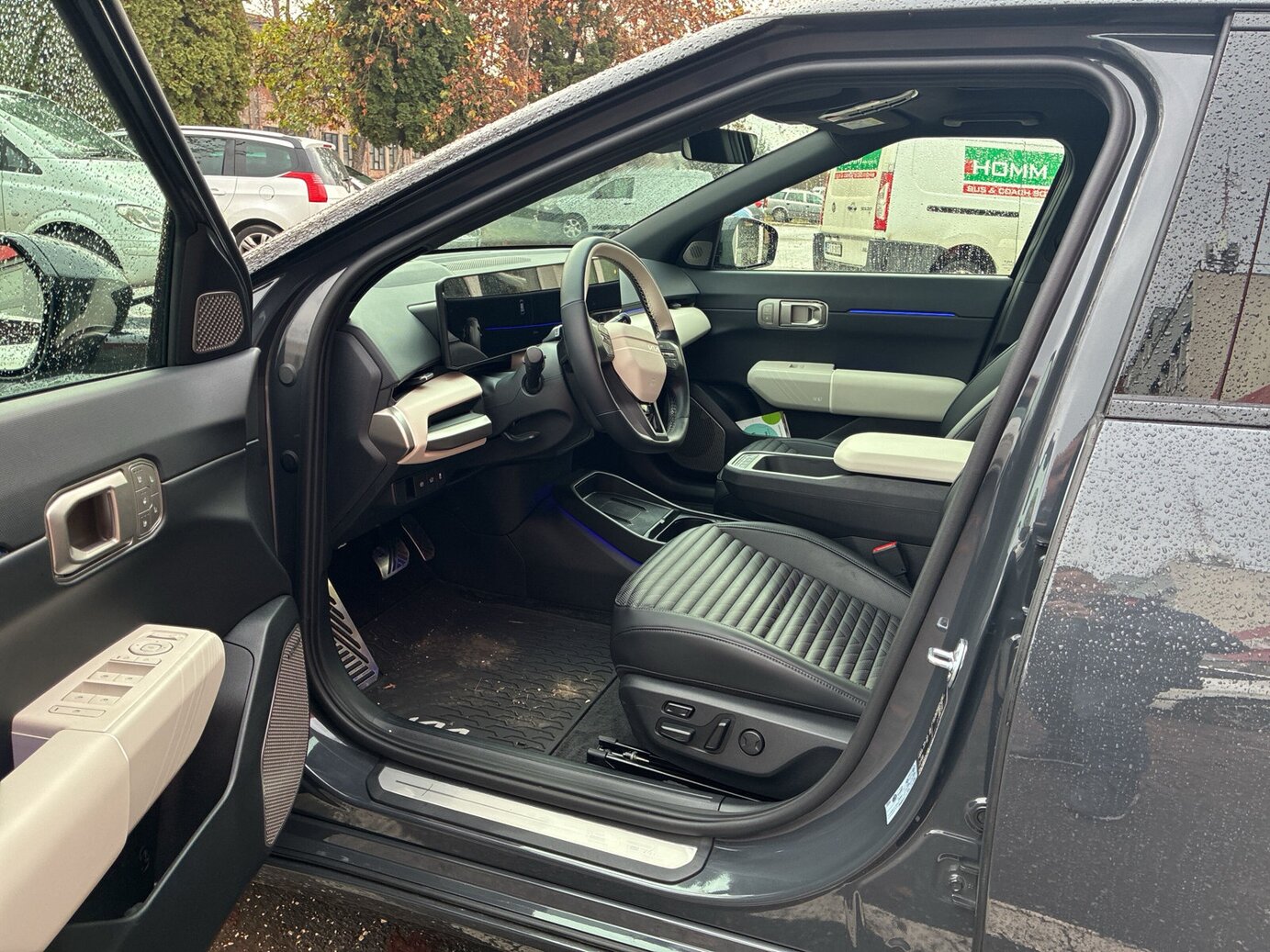 Kia EV4 HATCHBACK LR