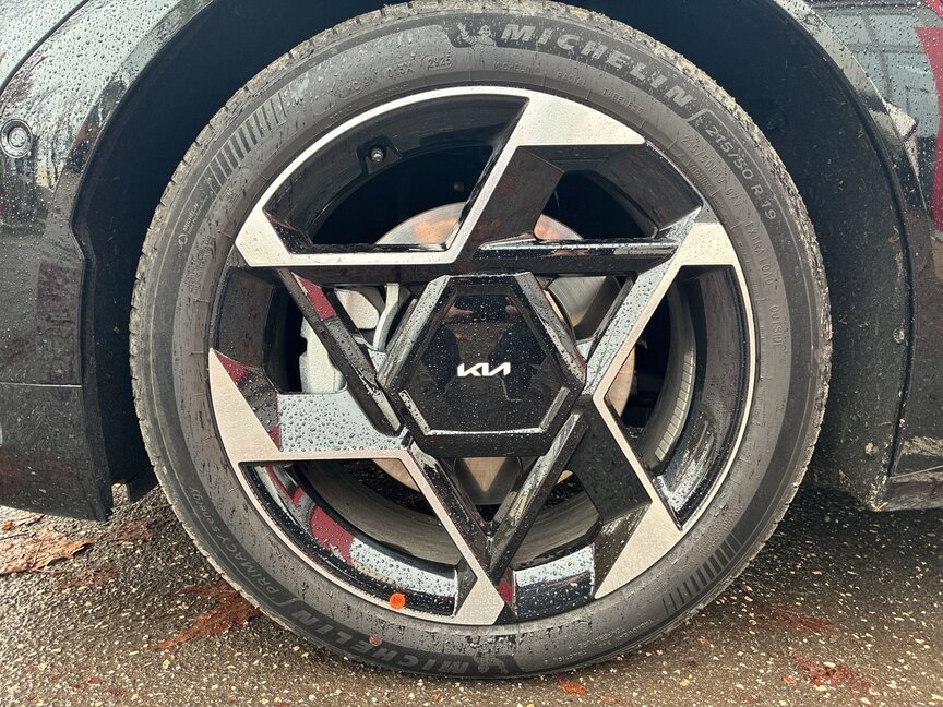 Kia EV4 HATCHBACK LR