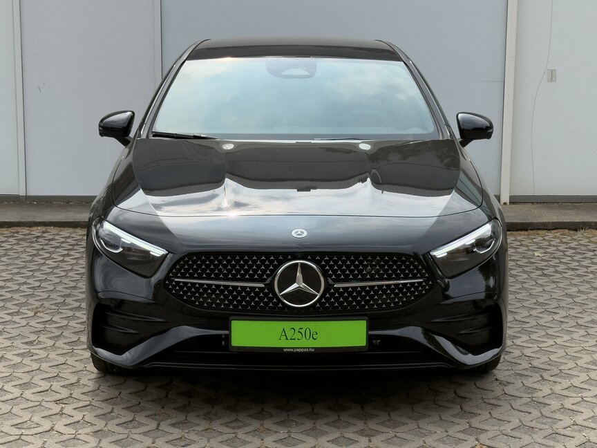 Mercedes-Benz A 250 e Kompaktlimousine mit EQ Hybrid Technologie