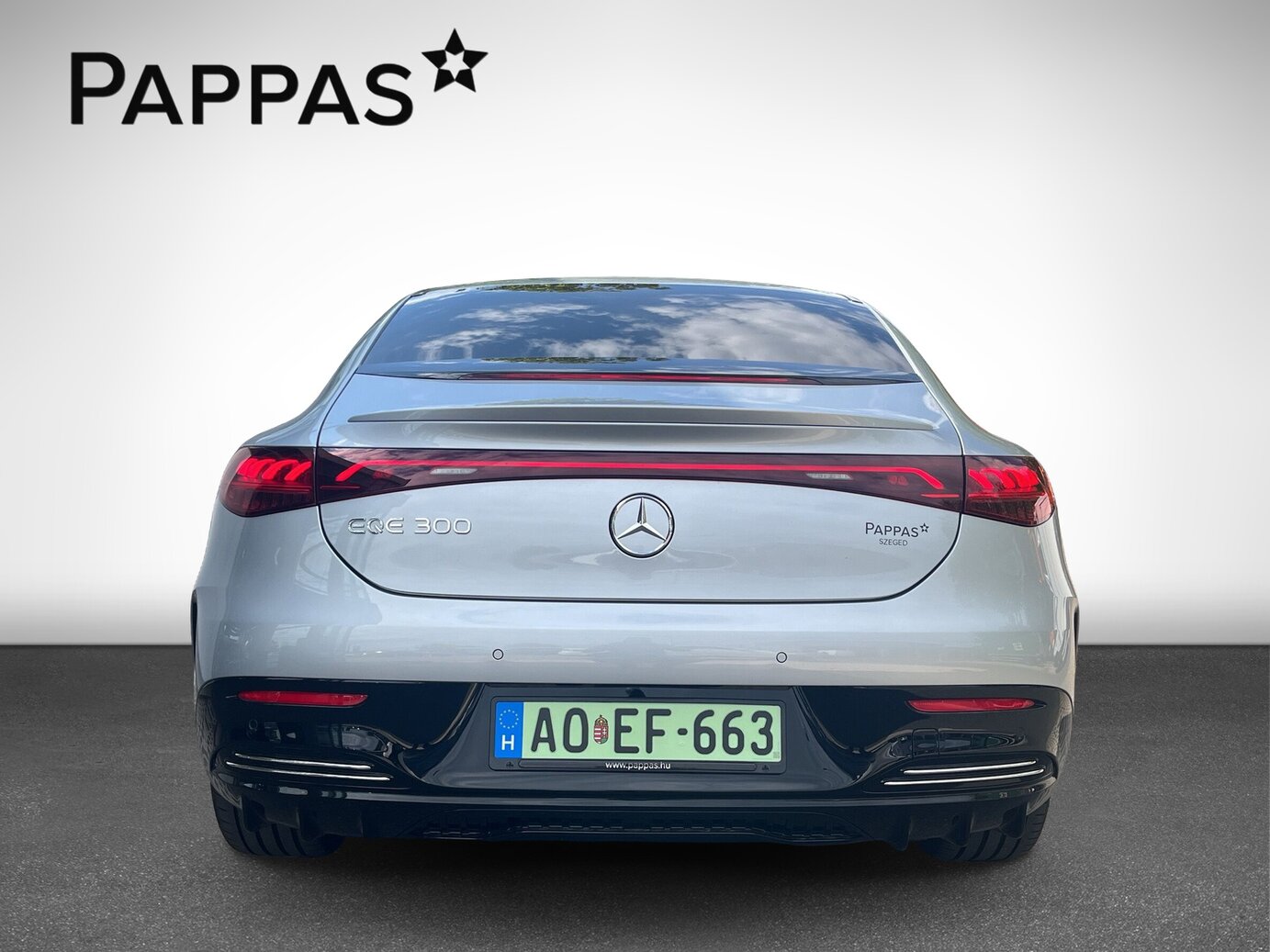 Mercedes-Benz EQE 300