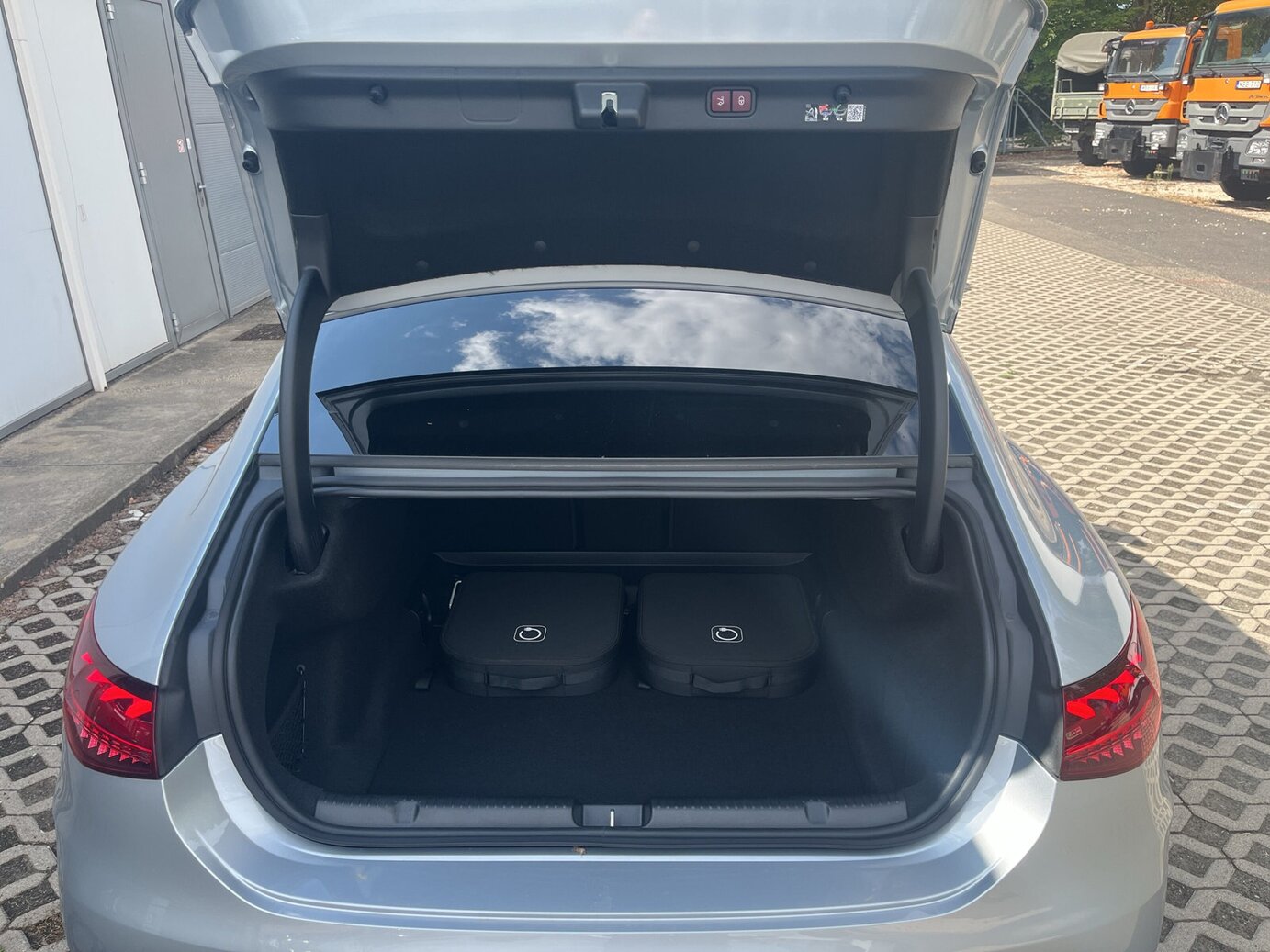 Mercedes-Benz EQE 300