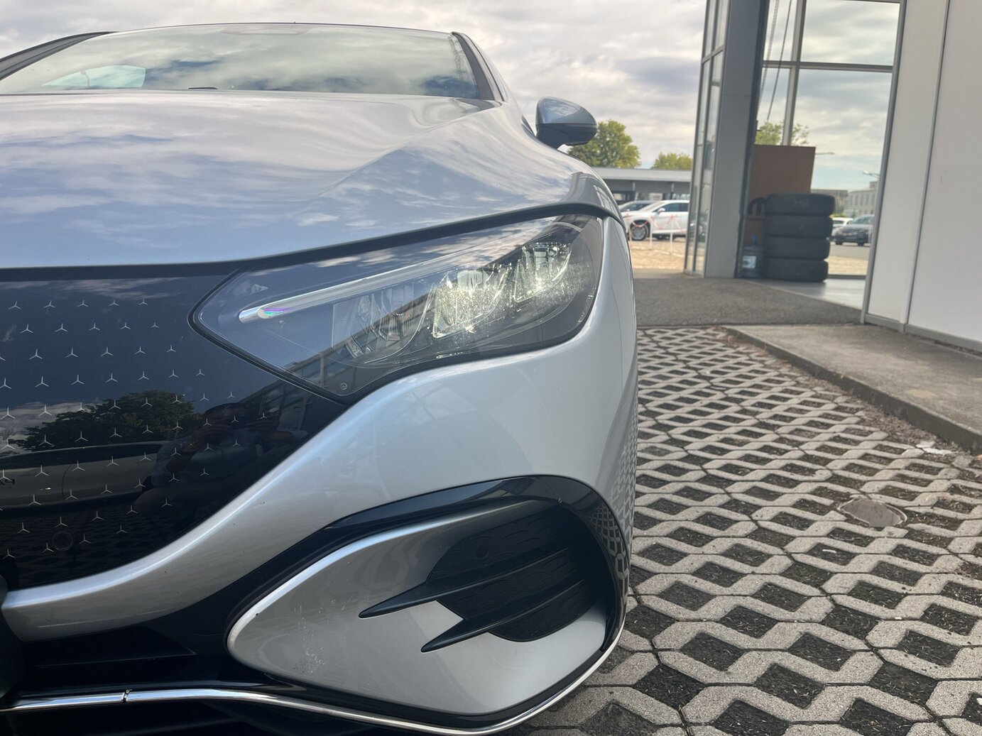 Mercedes-Benz EQE 300