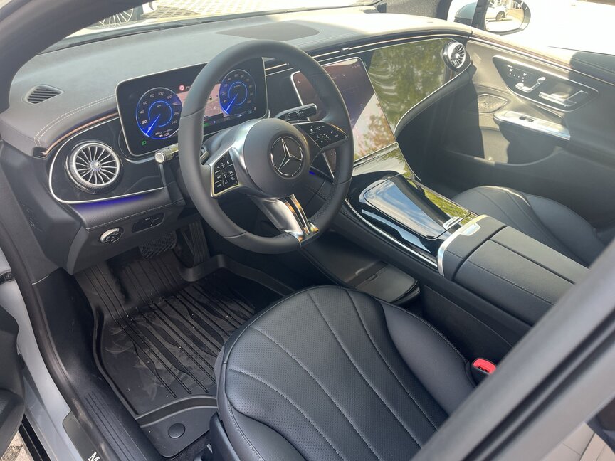 Mercedes-Benz EQE 300