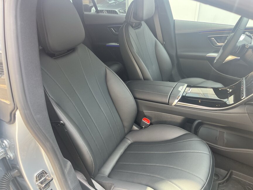 Mercedes-Benz EQE 300