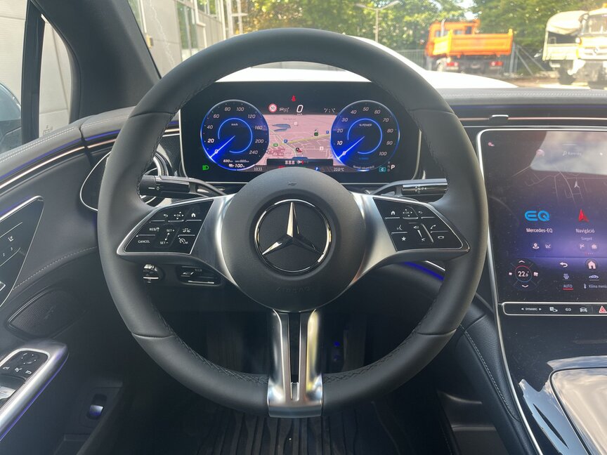 Mercedes-Benz EQE 300