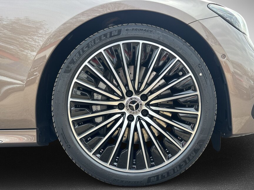 Mercedes-Benz E 200 D