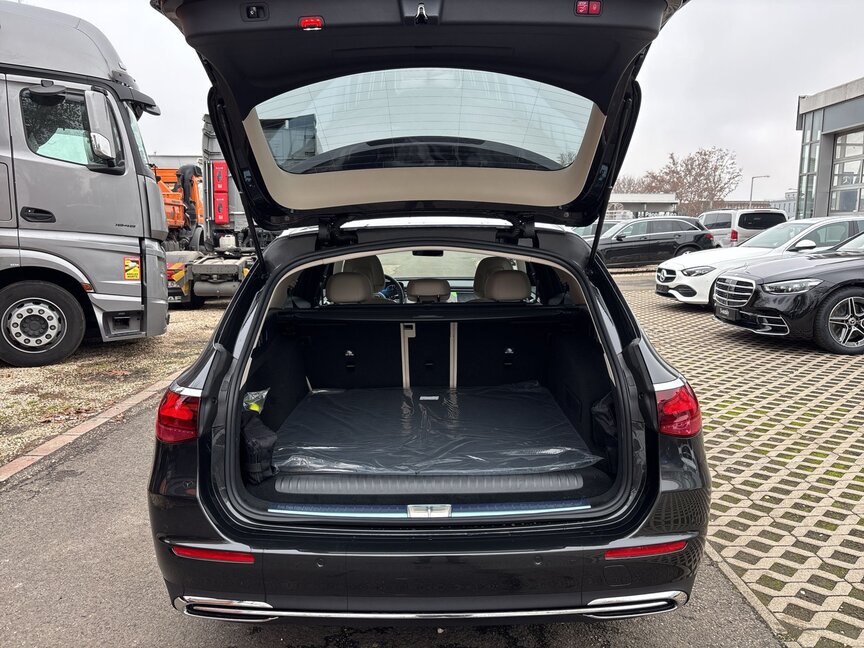 Mercedes-Benz E 300 de 4MATIC T-Modell mit EQ Hybrid Technologie