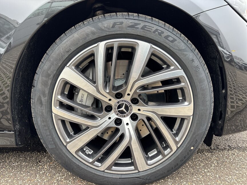 Mercedes-Benz E 300 de 4MATIC T-Modell mit EQ Hybrid Technologie