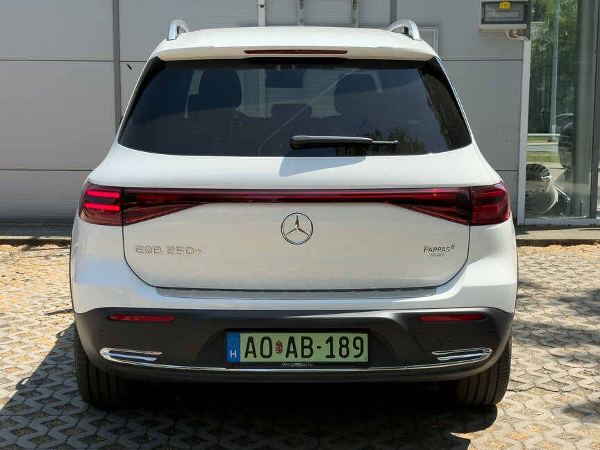 Mercedes-Benz EQB 250+