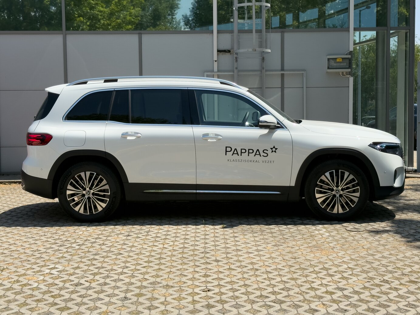 Mercedes-Benz EQB 250+