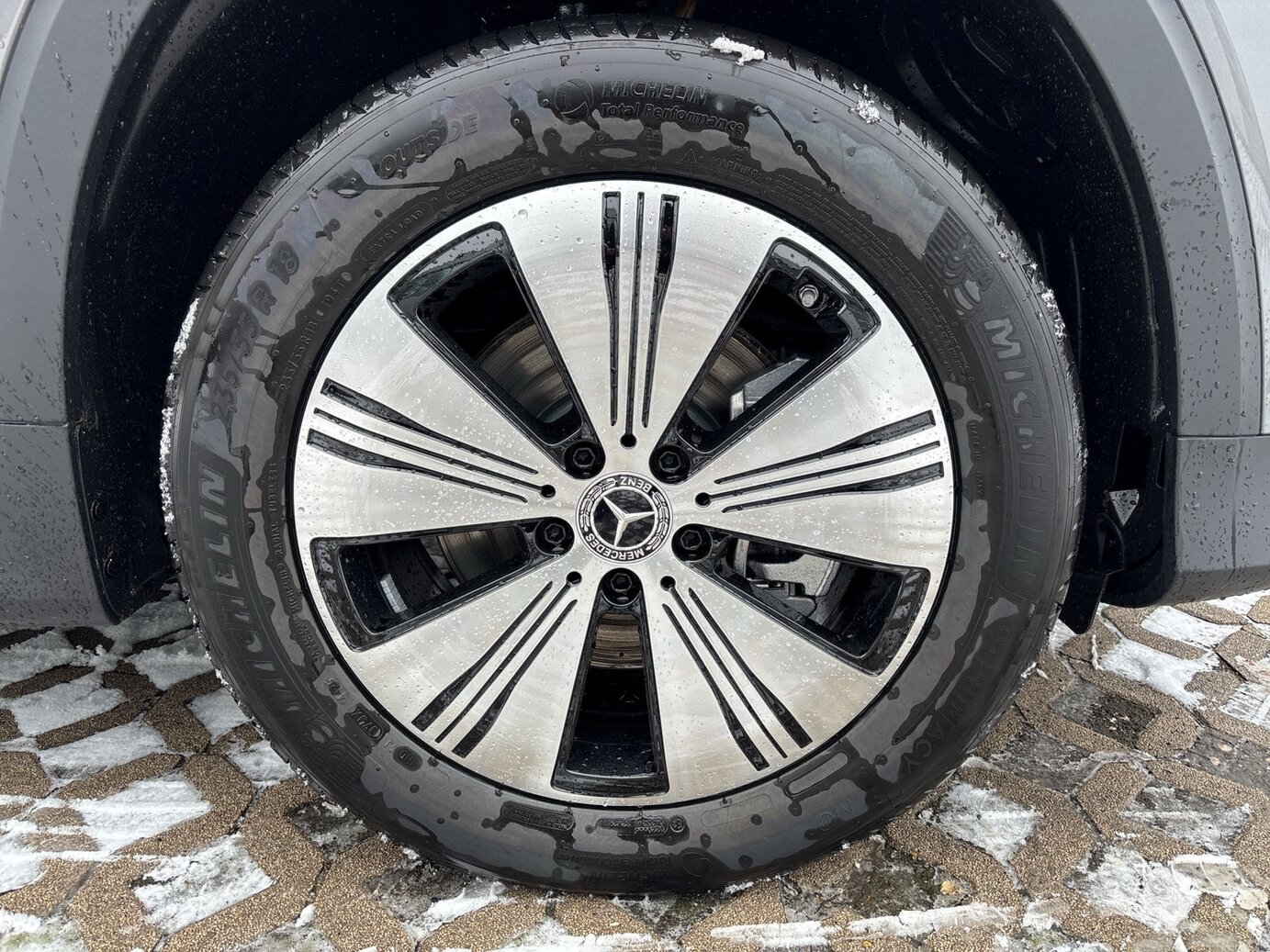 Mercedes-Benz EQB 250+