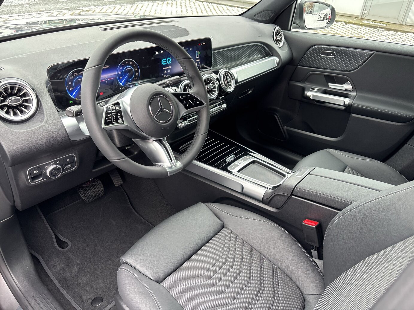 Mercedes-Benz EQB 250+