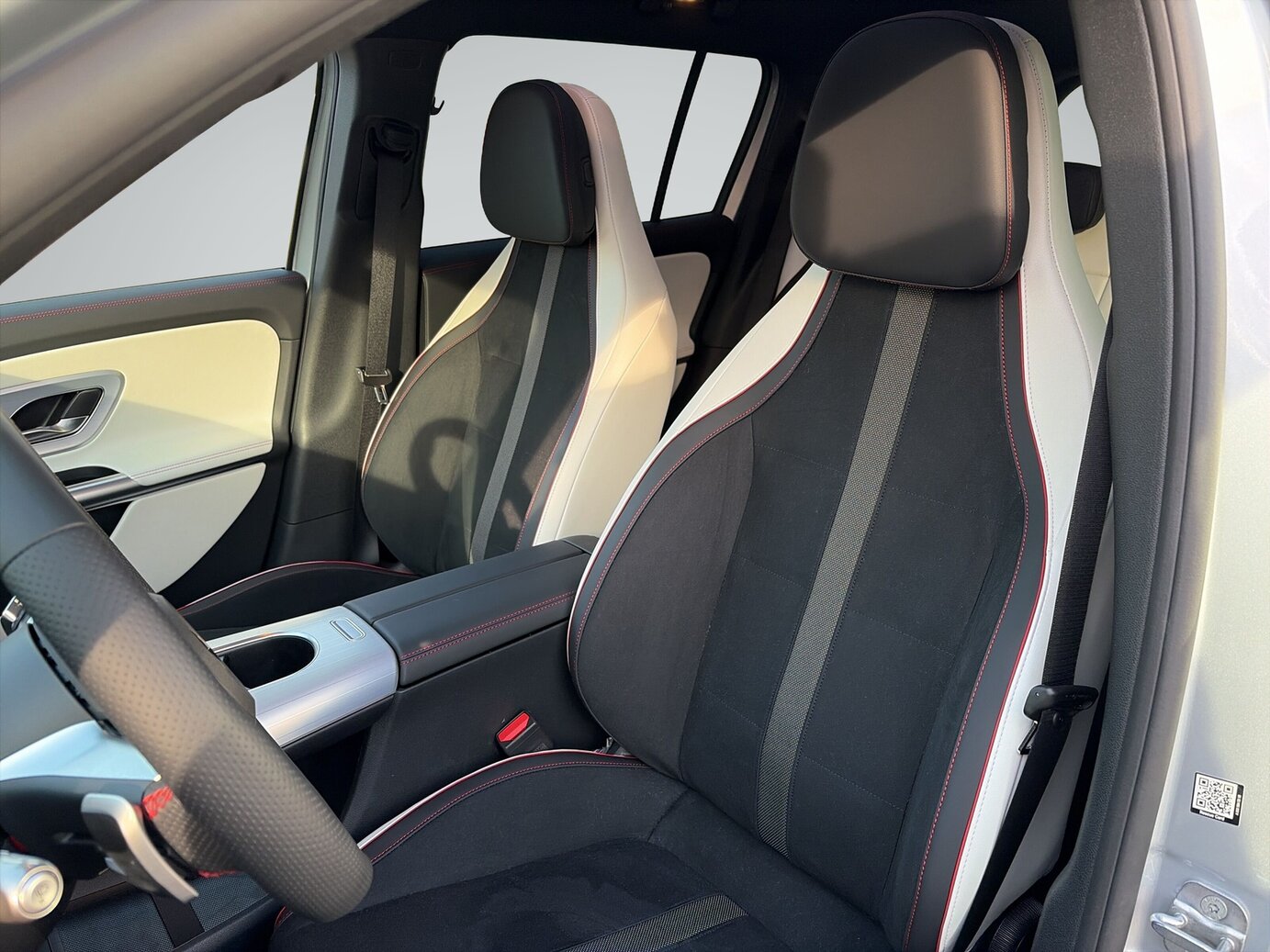 Mercedes-Benz GLB 250+ mit EQ Technologie