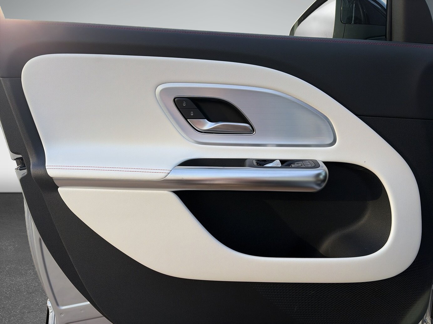 Mercedes-Benz GLB 250+ mit EQ Technologie