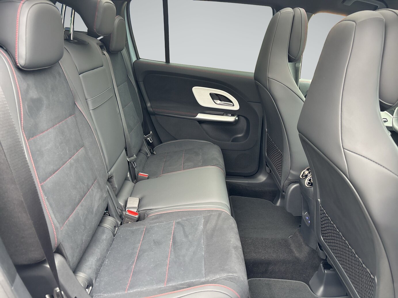 Mercedes-Benz GLB 180