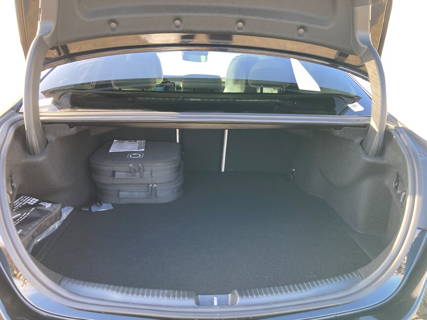 Mercedes-Benz C 300 e 4MATIC