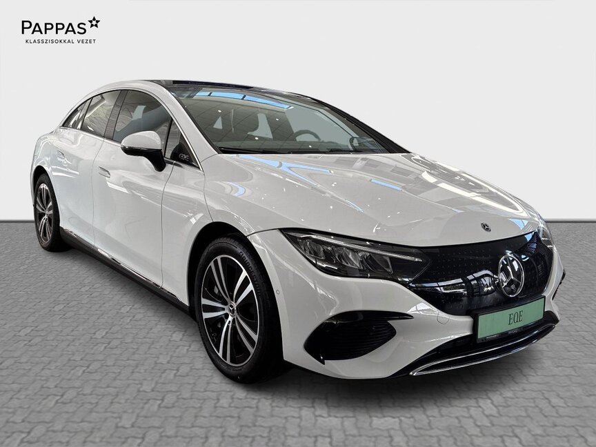 Mercedes-Benz EQE 300