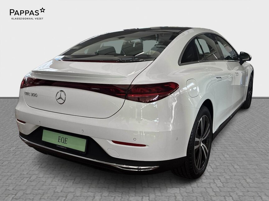 Mercedes-Benz EQE 300