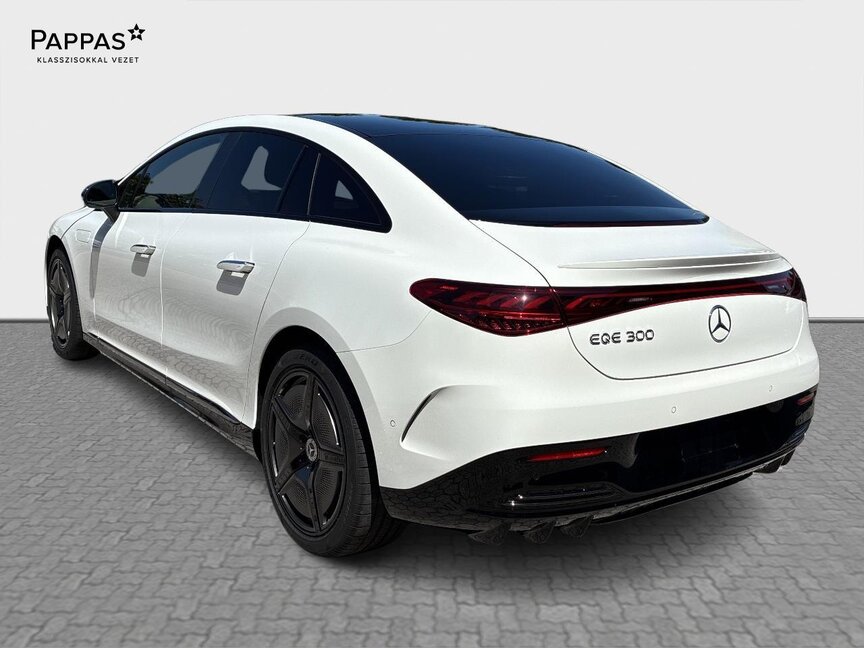 Mercedes-Benz EQE 300