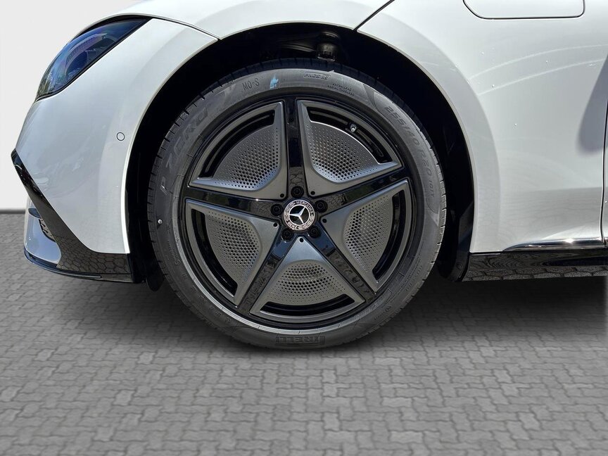 Mercedes-Benz EQE 300