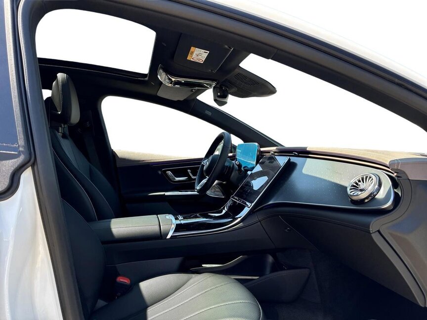 Mercedes-Benz EQE 300