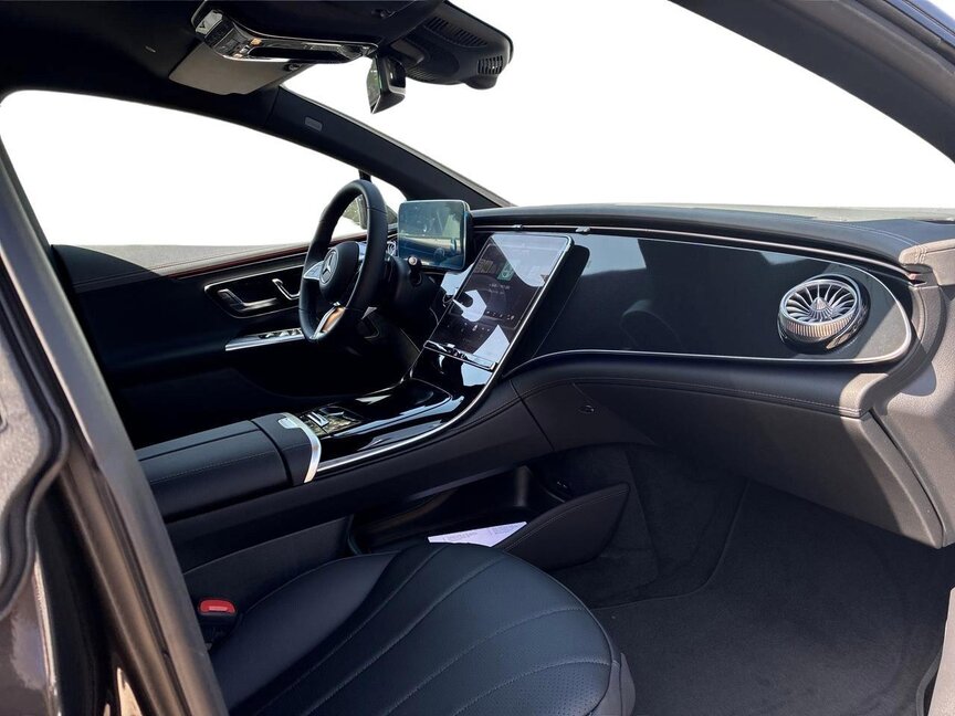 Mercedes-Benz EQE 300