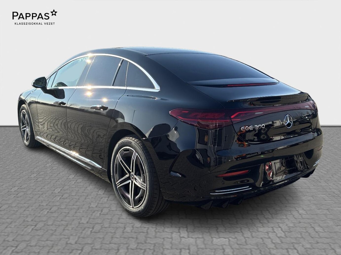 Mercedes-Benz EQE 300