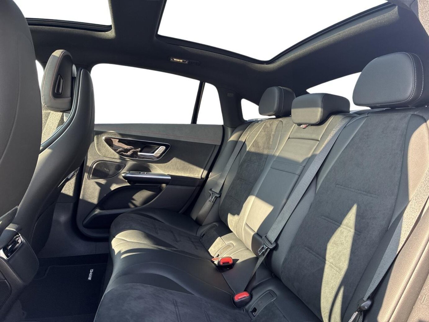 Mercedes-Benz EQE 300