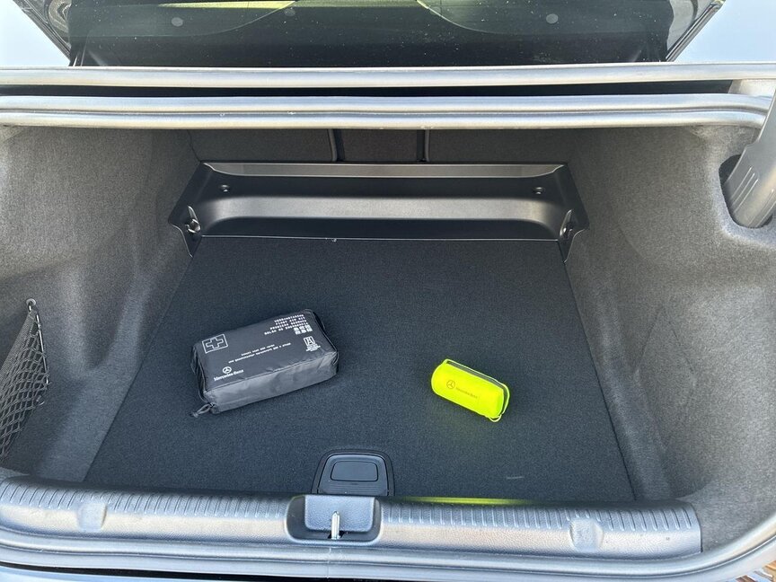 Mercedes-Benz EQE 300