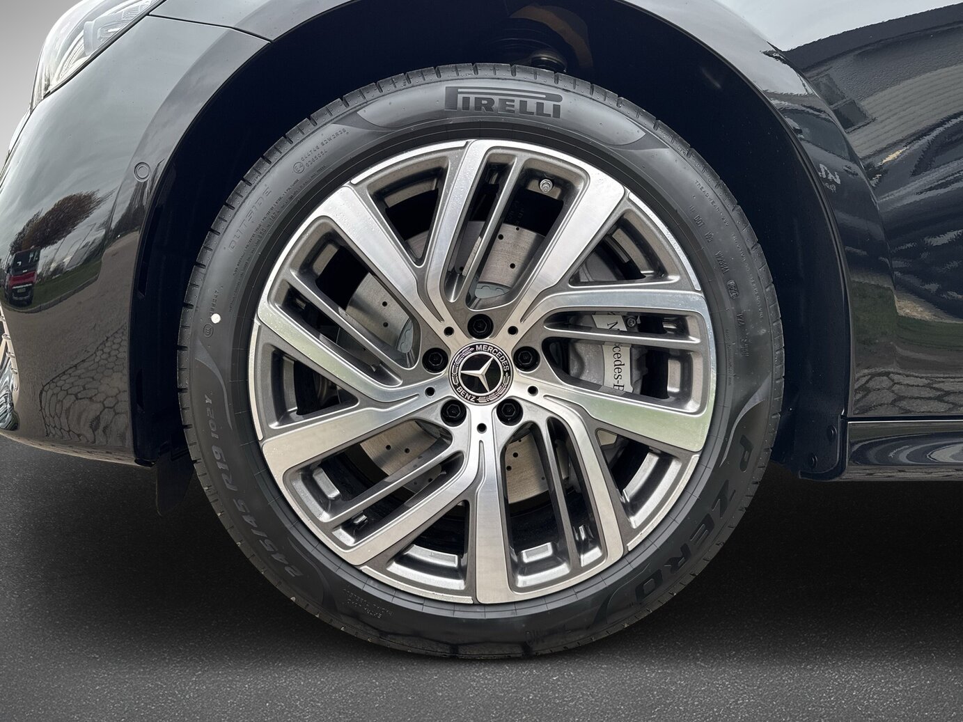 Mercedes-Benz E 220 D 4M