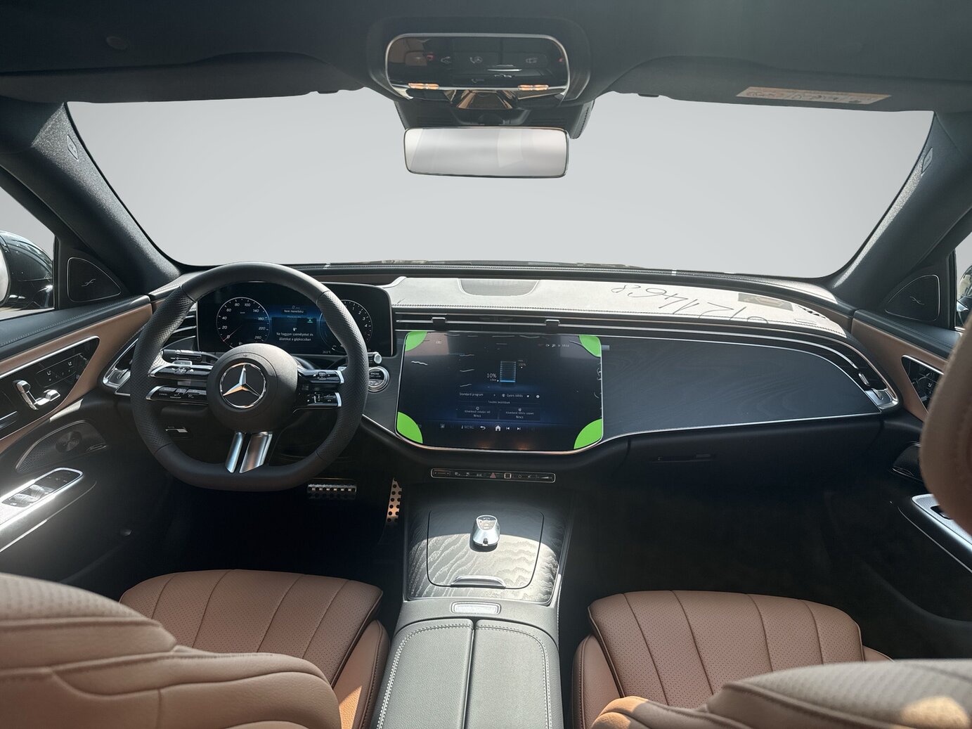 Mercedes-Benz E 300 de 4MATIC Limousine mit EQ Hybrid Technologie