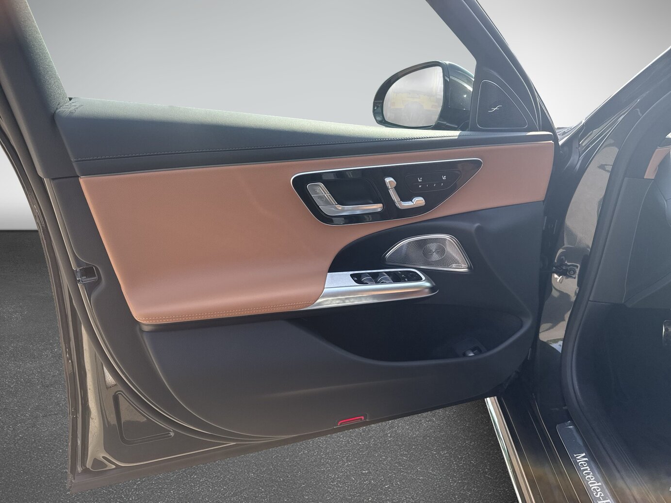 Mercedes-Benz E 300 de 4MATIC Limousine mit EQ Hybrid Technologie