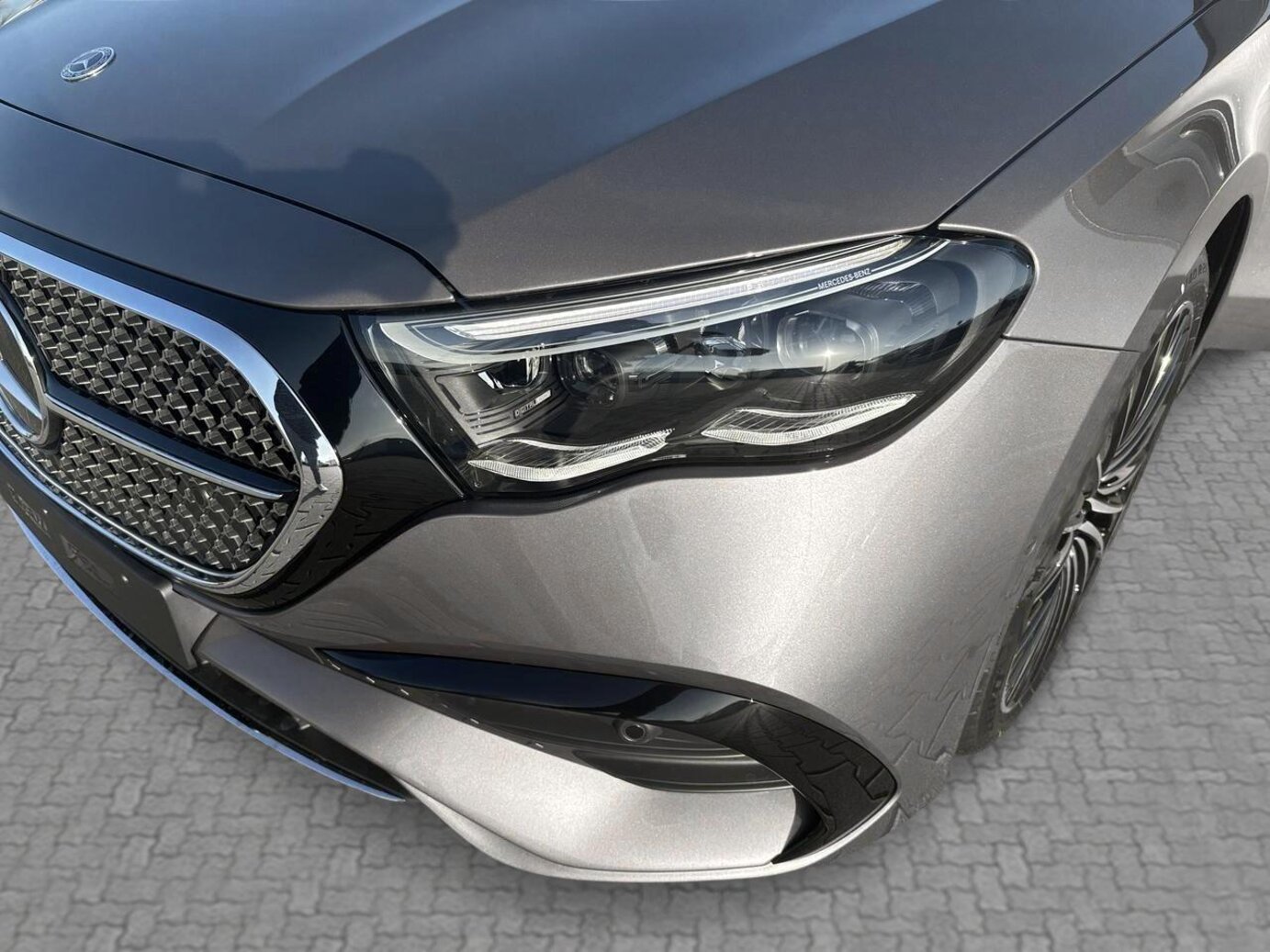 Mercedes-Benz E 200 4MATIC Limousine