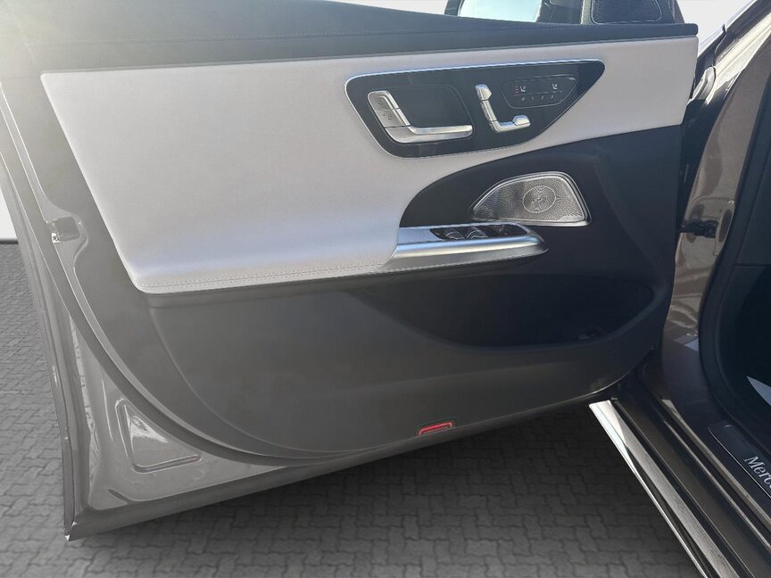 Mercedes-Benz E 200 4MATIC Limousine