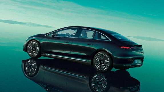 Minden érzékre hat.