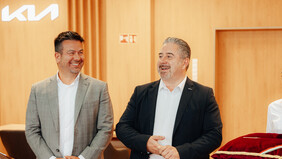 Történelmi duplázás és megújult Kia szalon a Pappas Auto-nál