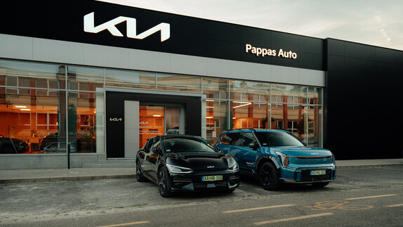 Történelmi duplázás és megújult Kia szalon a Pappas Auto-nál